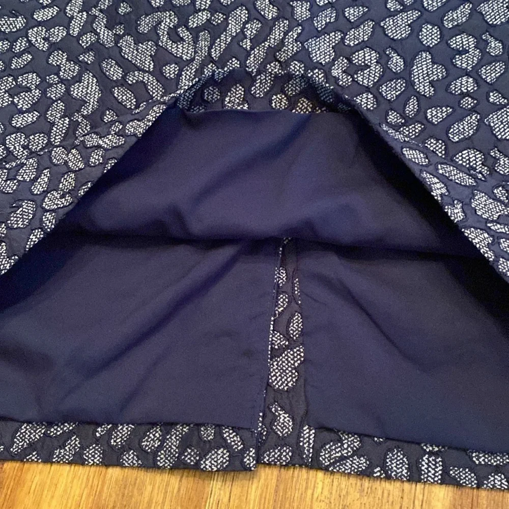 Banana Republic Navy & White Animal Print Patterned Jacquard Pencil Skirt. Sz 4.